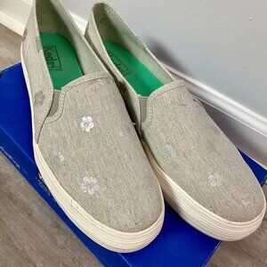 Ladies Keds Sneakers 9 1/2 gray slip on Triple Decker Hibiscs Gry